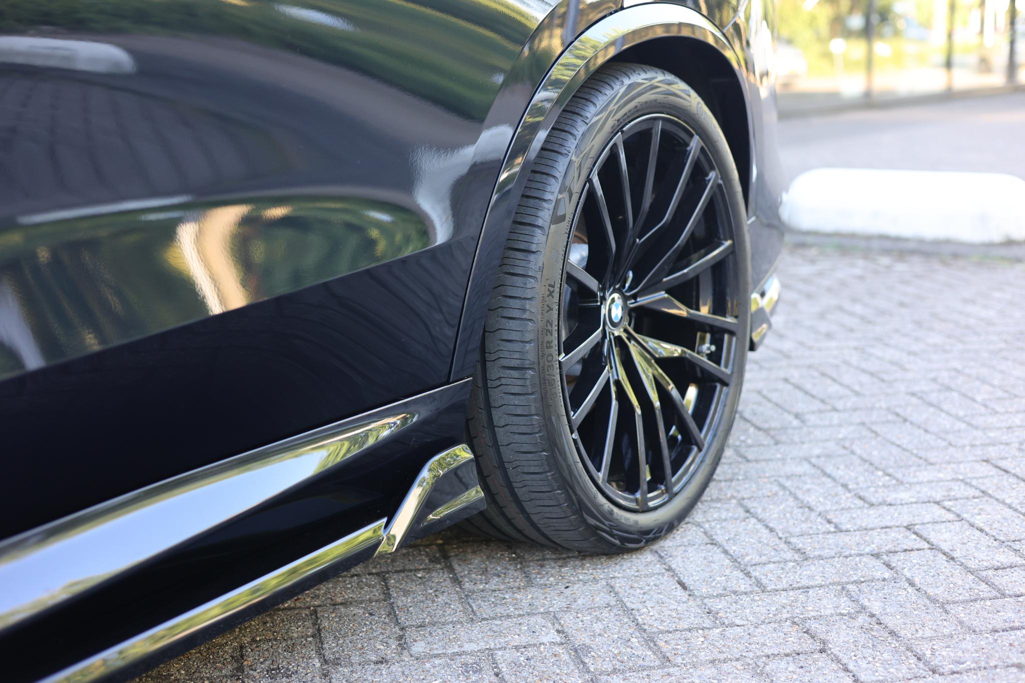 BMW X5 xDrive45e M Sport bij DickerSchutz in Maastricht